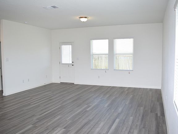 5th image of 421 Robin's Nest Ln