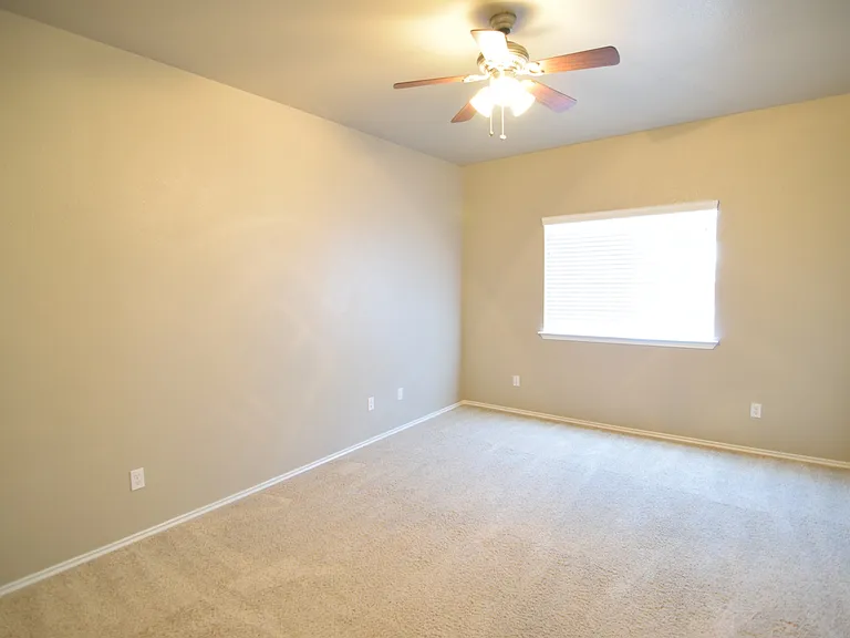 2203 Ryan Dr — Photo 19