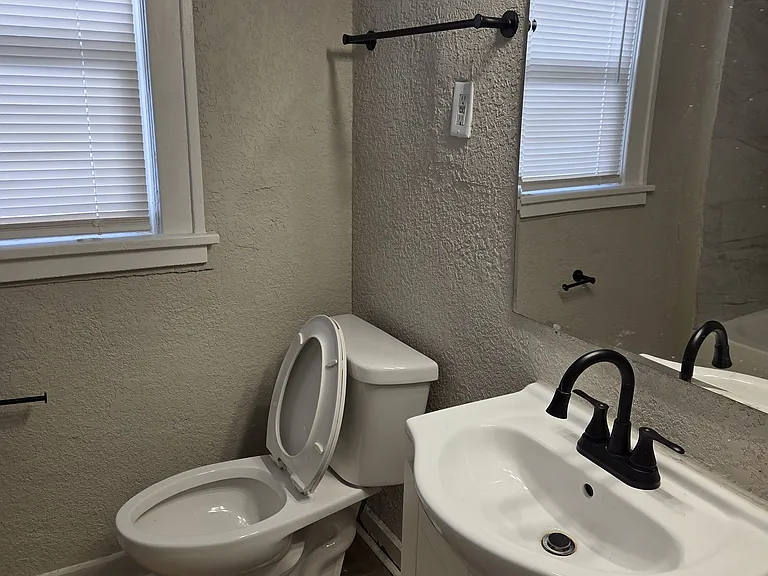 3616 Bell St #3 — Photo 8