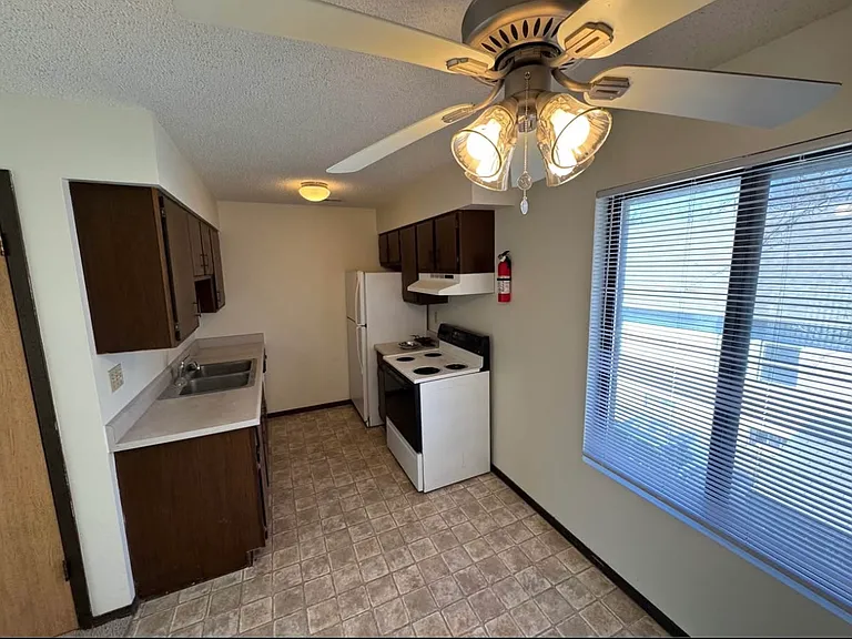 1930 G St #5 — Photo 2