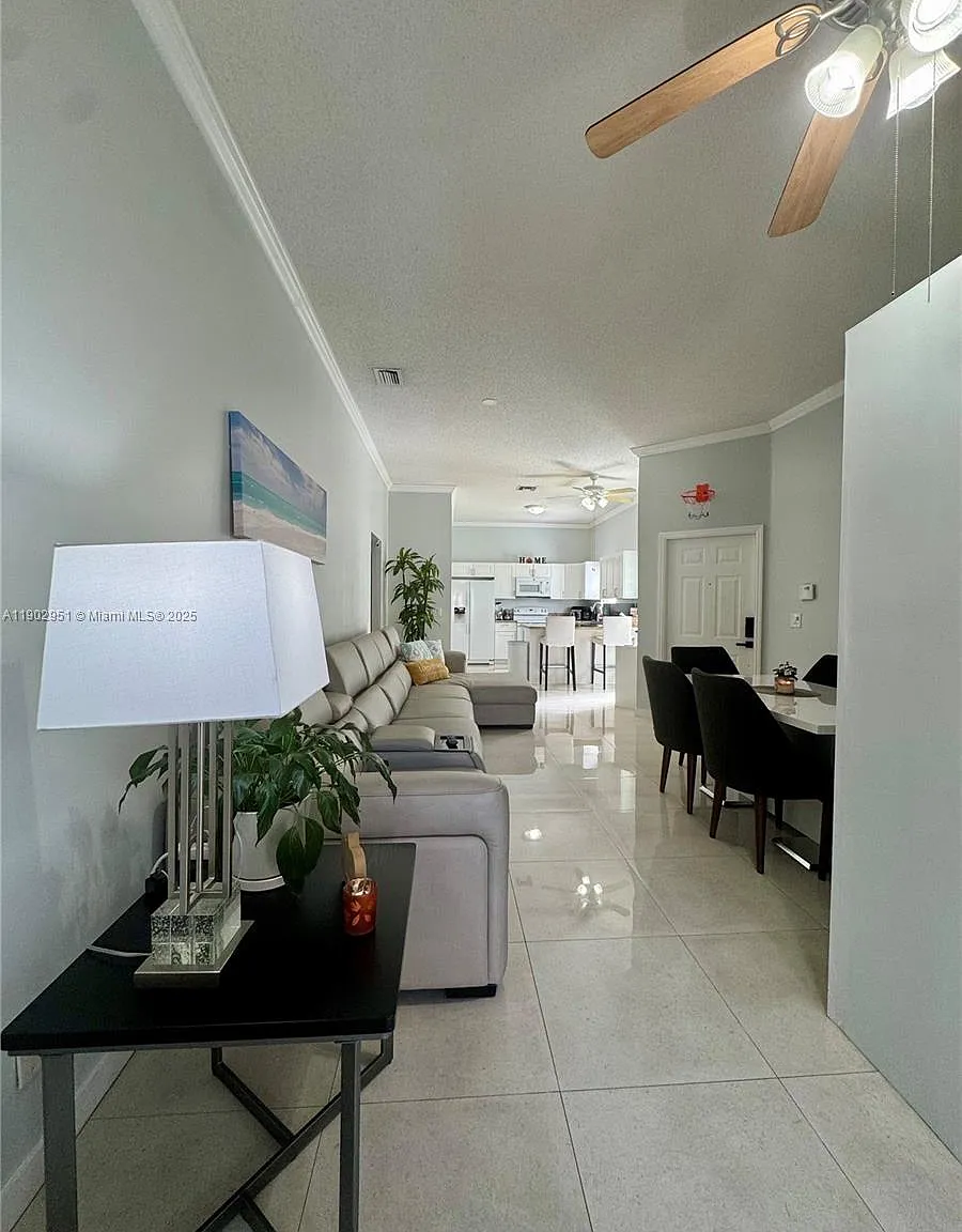 2 bed, 1189 sqft, $3,000 — Photo 3