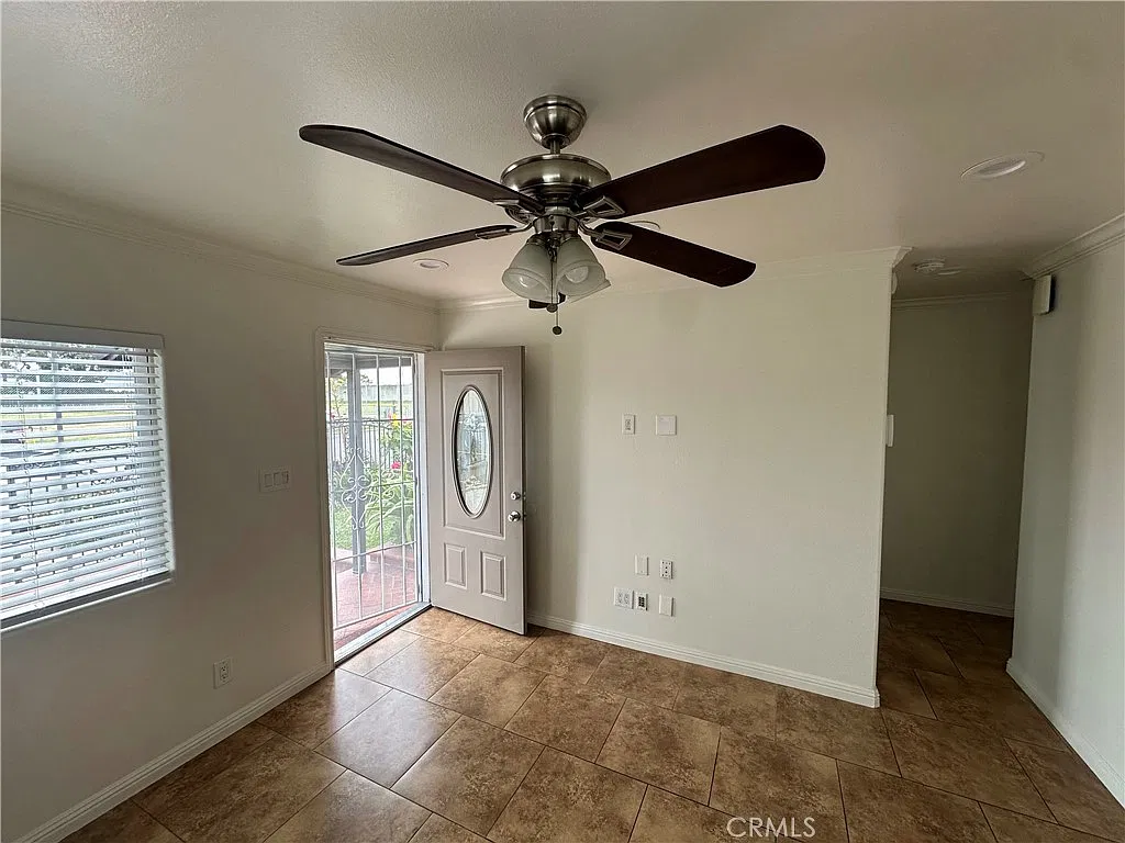 2 bed, 700 sqft, $2,500 — Photo 2