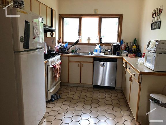 2nd image of 86 Coolidge St #2