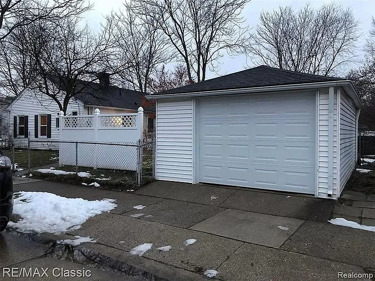2904 Wolcott St — Photo 21