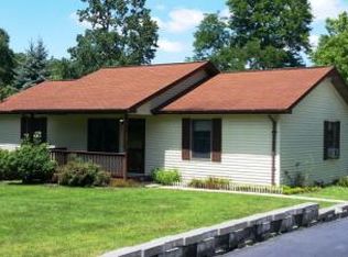 202 Gladstone Ave, Beaver, WV 25813