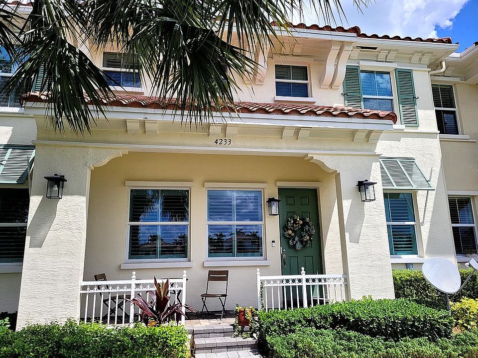 Front porch / lakefront