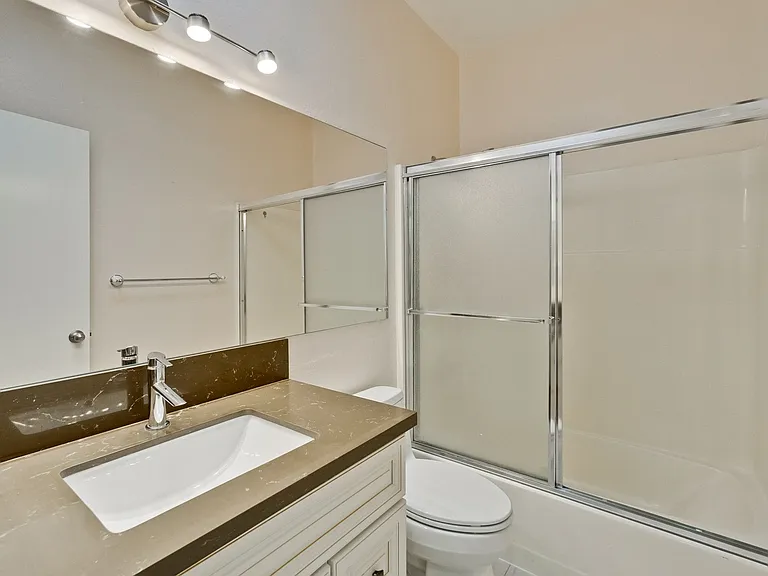 4271 Ponce Dr — Photo 20