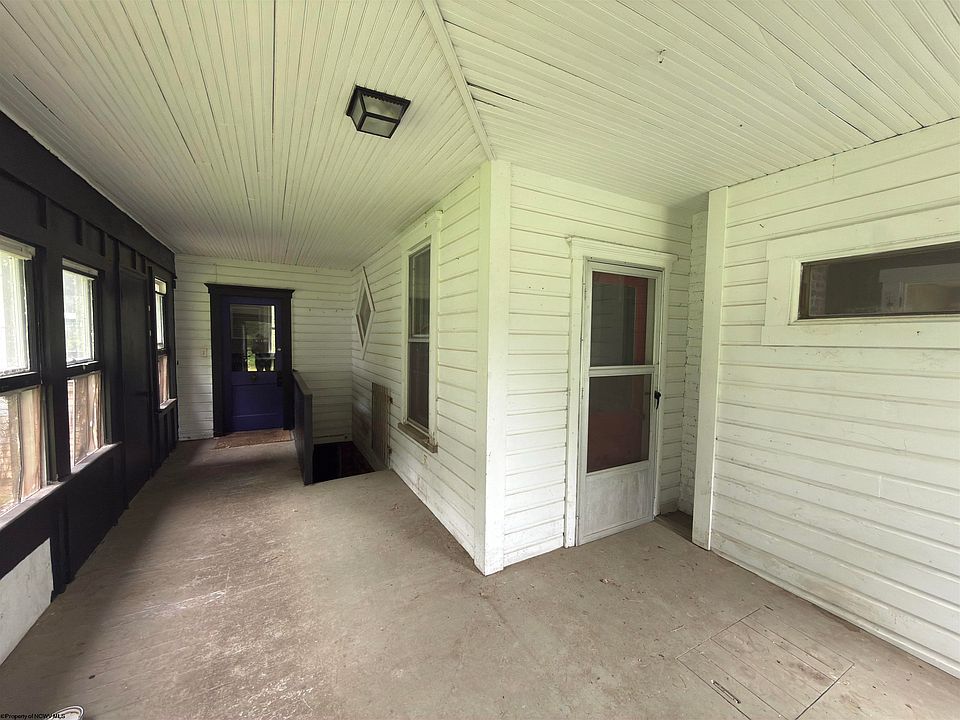 19th image of 431 Pike St