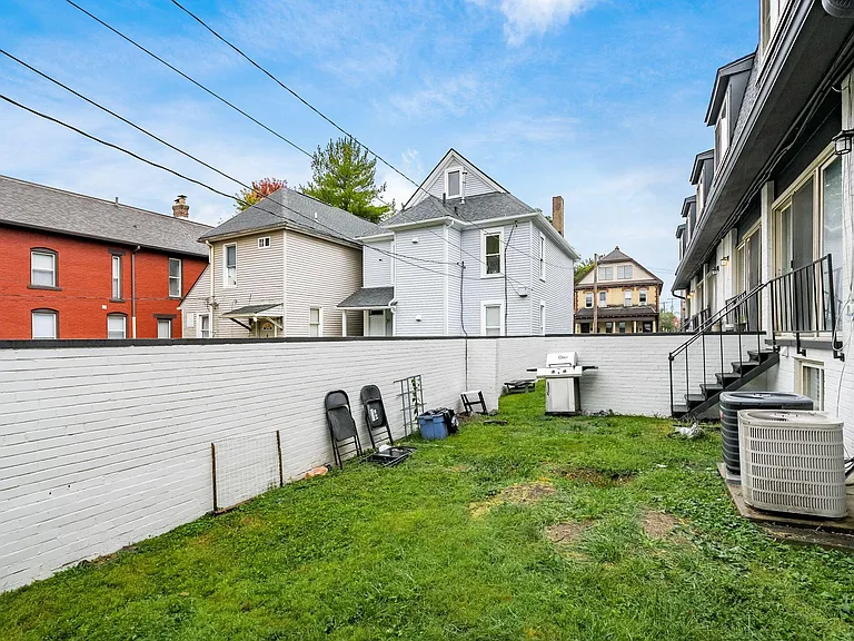 142 W 8th Ave #B — Photo 30