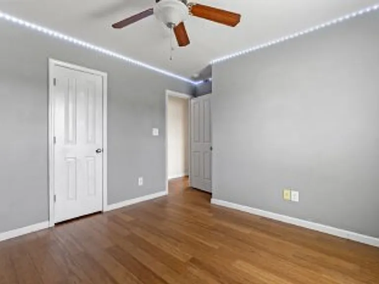 302 Redemption Ct — Photo 14