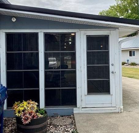 2nd image of 1621 Joy Loy Ln