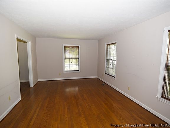 5th image of 1602 N Barker St