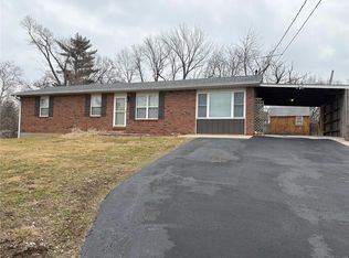 161 S Oak St, Cottage Hills, IL