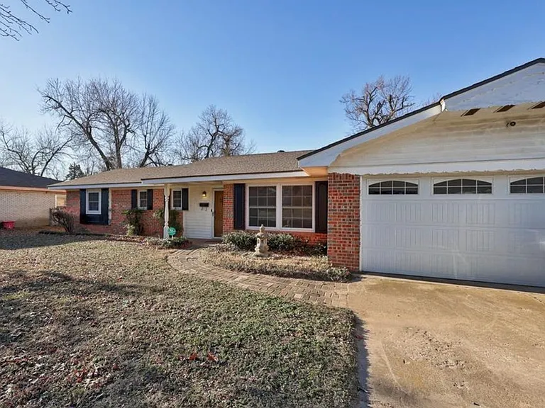 Silver Creek Dr — Photo 2