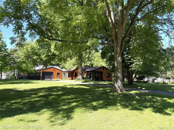 1829 Wellington Ave, Bloomfield Hills, MI 48302