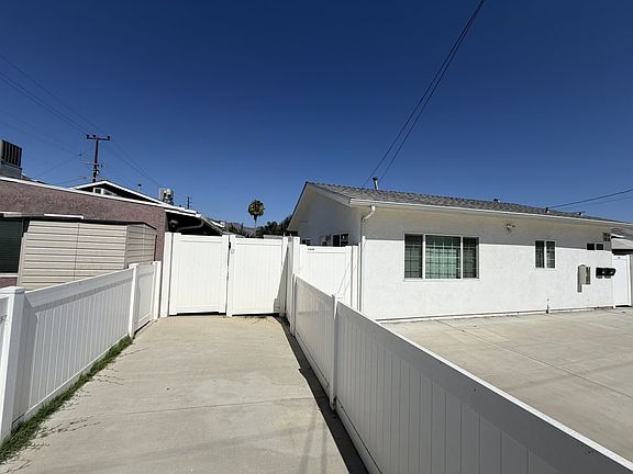 4th image of 7856/7858 Ledge Ave