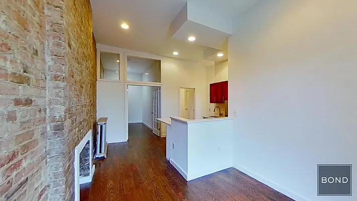 Rented by Bond New York | media 14