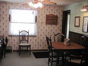 3rd image of 216 Iris Ave