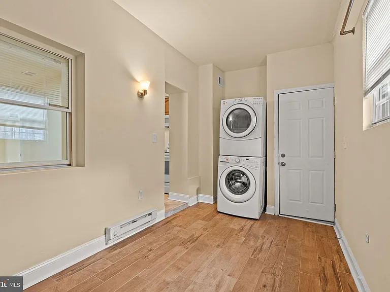 1716 Capitol Ave NE #2 — Photo 15