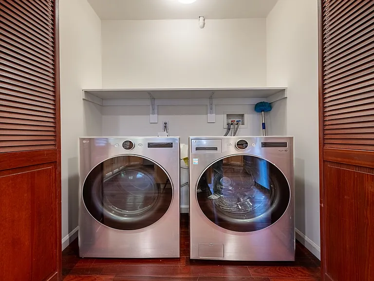 In-Unit Laundry