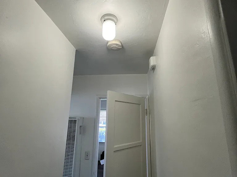 635 W Commonwealth Ave #A — Photo 20