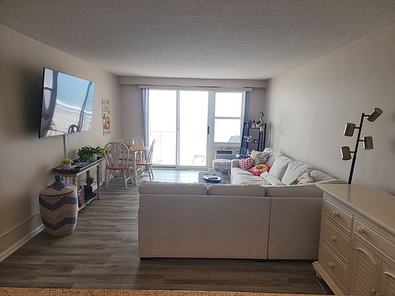 3rd image of 9400 Atlantic Ave APT 1005