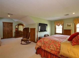 61 Presidential Dr, Southborough, MA 01772