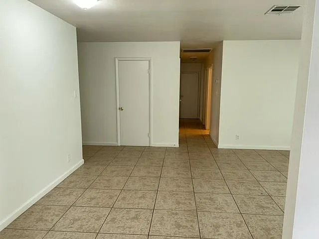 4060 Oakhill Ave — Photo 11