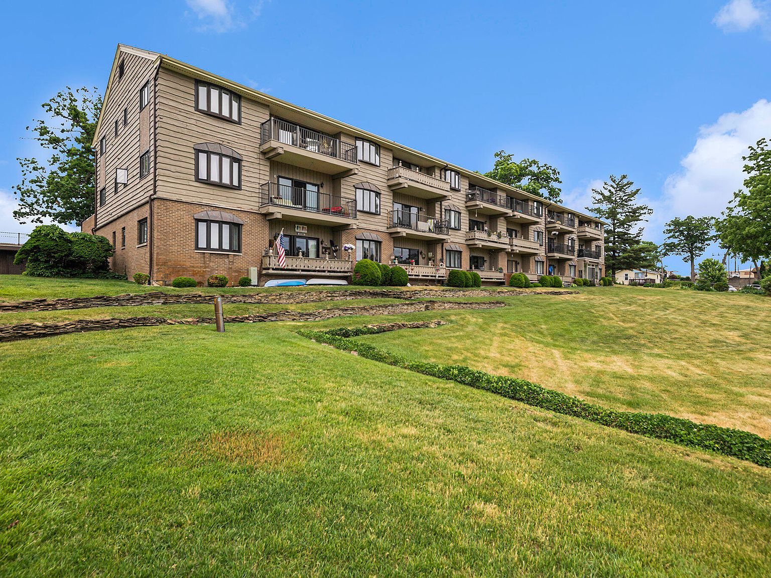 225 Columbia Ave W APT 2, Battle Creek, MI 49015 Zillow