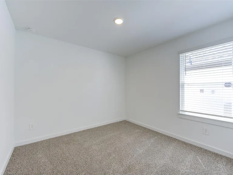 8038 Tropea Dr — Photo 9