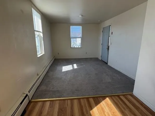 73 Hilldale Ave APT 5, Haverhill, MA 01832