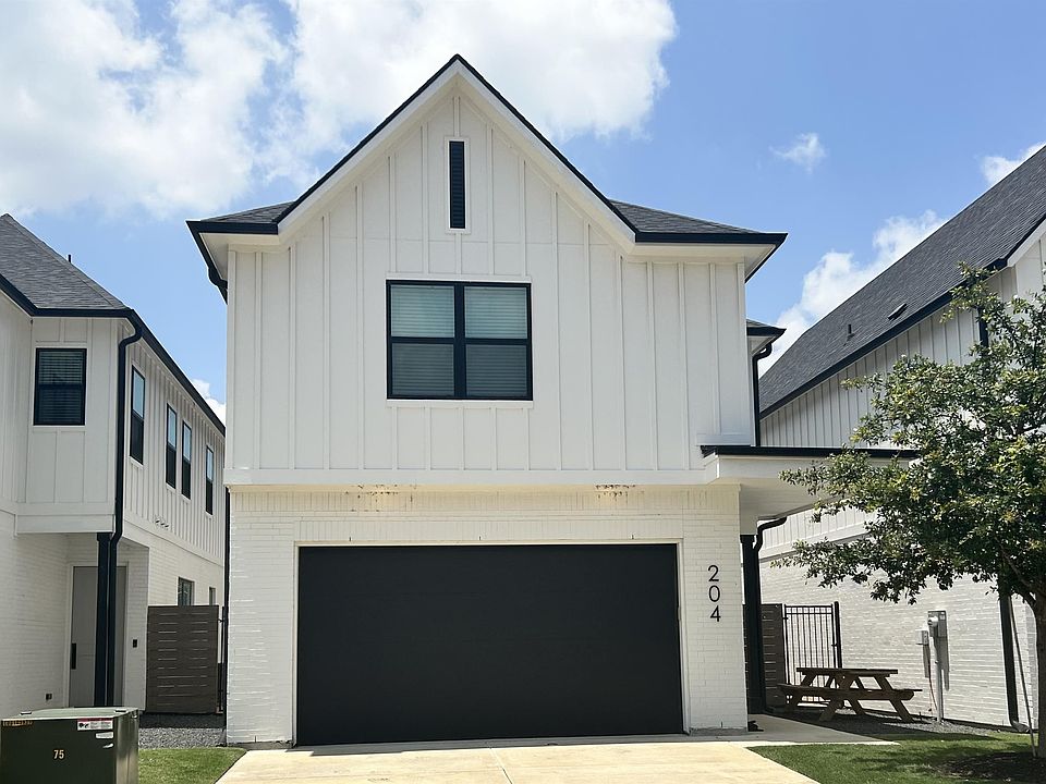 1st image of 204 Estates Cir #1
