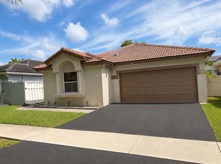 7249 NW 1st Mnr, Plantation, FL 33317