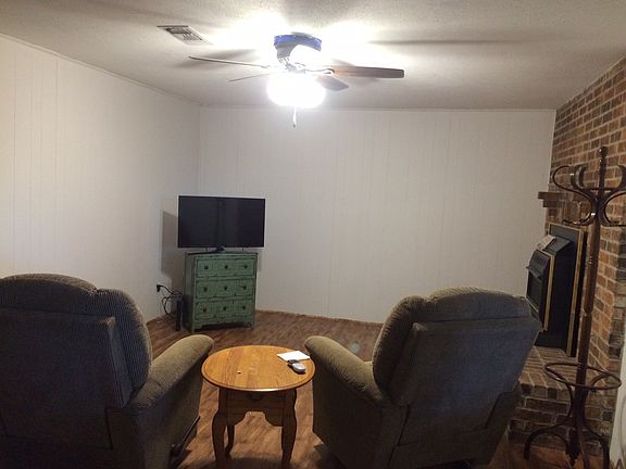 4th image of 1320 County Road 4305