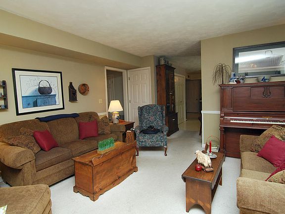 4th image of 4023 Blandfield Dr
