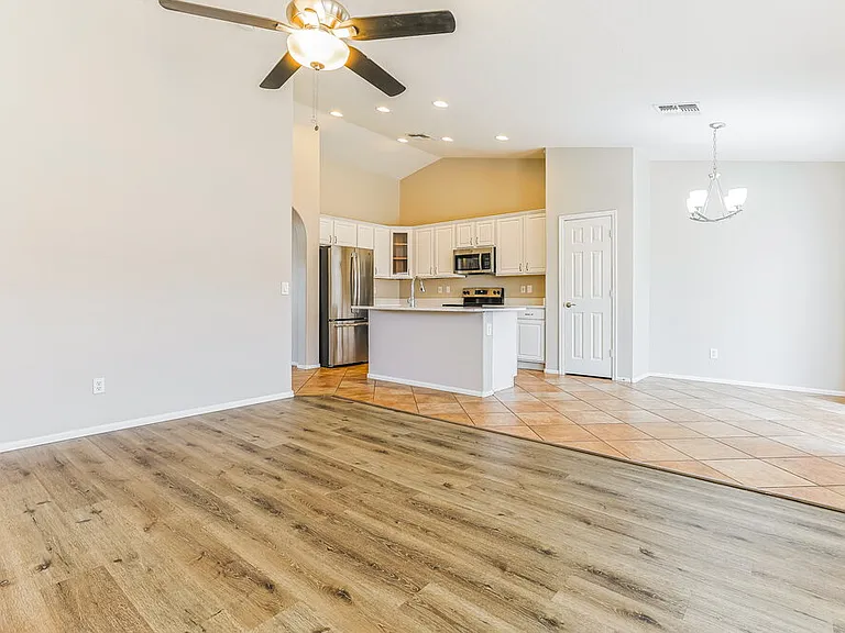 4148 E Stratford Pl — Photo 3