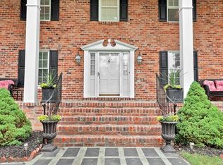 4000 Cresthill Rd, Chester, VA 23831