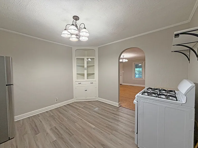 920 N Pickwick Ave — Photo 7