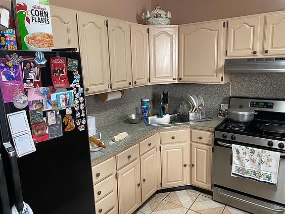 2nd image of 18 S 11th Ave #2