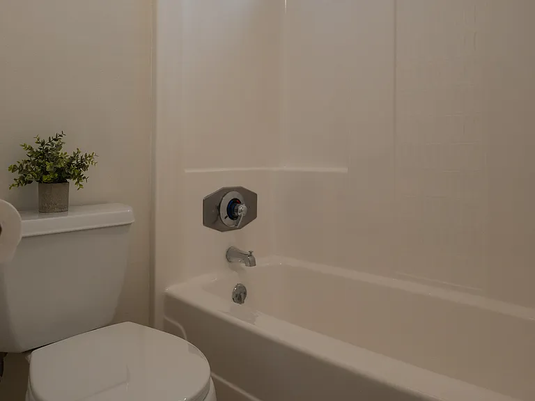 Californian Apartments — Photo 8