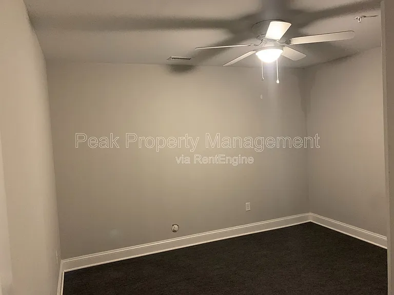 220 E Marshall St #A — Photo 12