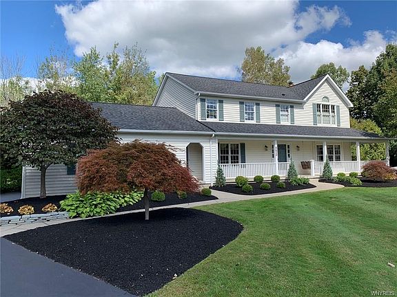 2nd image of 6620 Yorktown Cir