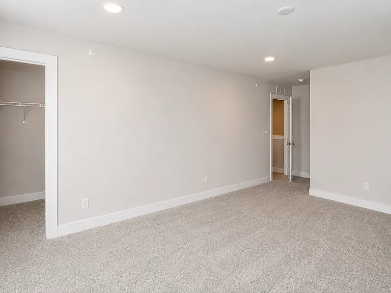 701 Halcyon Ln — Photo 17