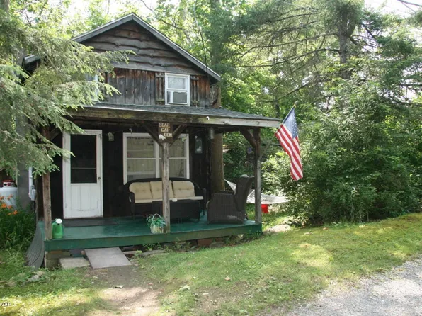 20 Mitchell Ln, Millmont, PA 17845