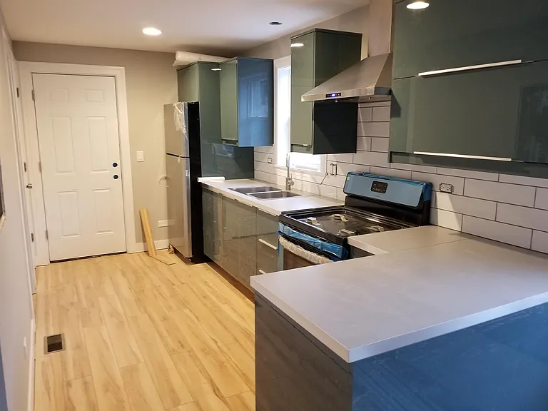 5733 W Grover St #1F — Photo 1