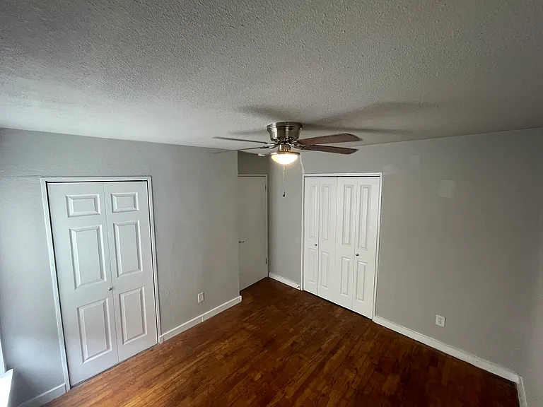 E Hutchins Pl — Photo 14
