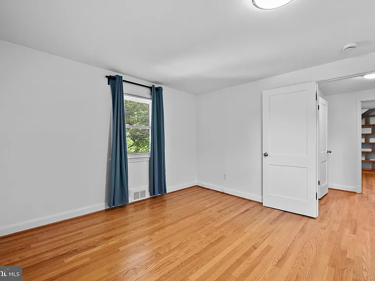 9110 Autoville Dr — Photo 24