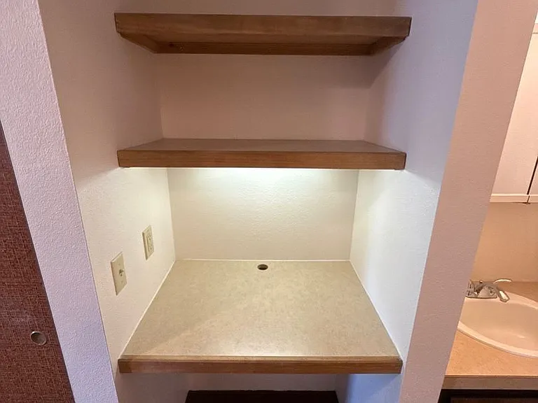 Ashwood Apartments — Photo 12