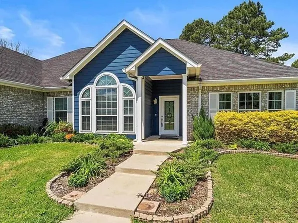 50 Beaver Lake Dr, Texarkana, TX 75501