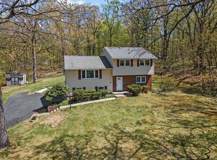405 Strawridge Rd, Shawangunk, NY 12589